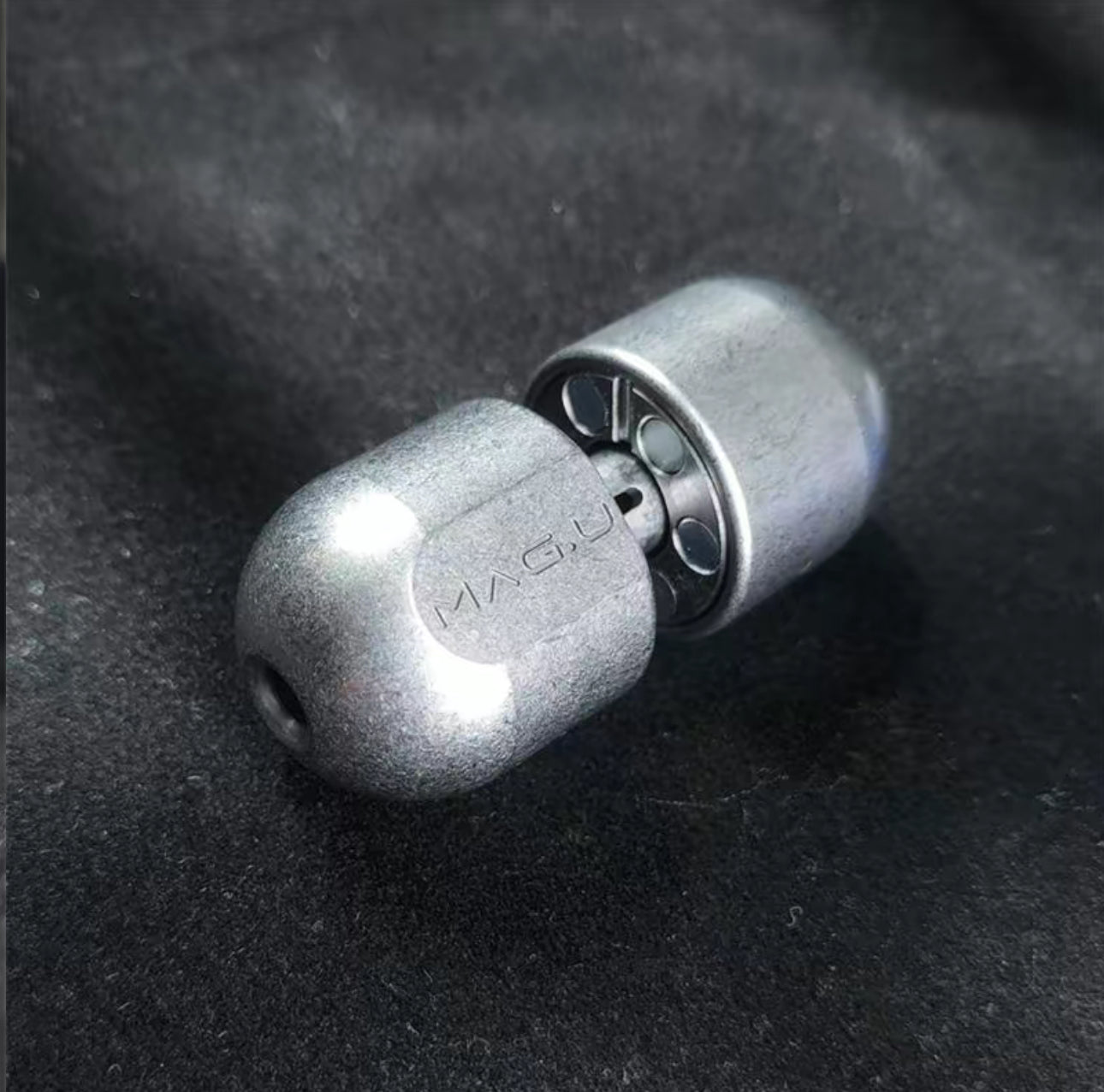 MagniSpin Capsule Fidget