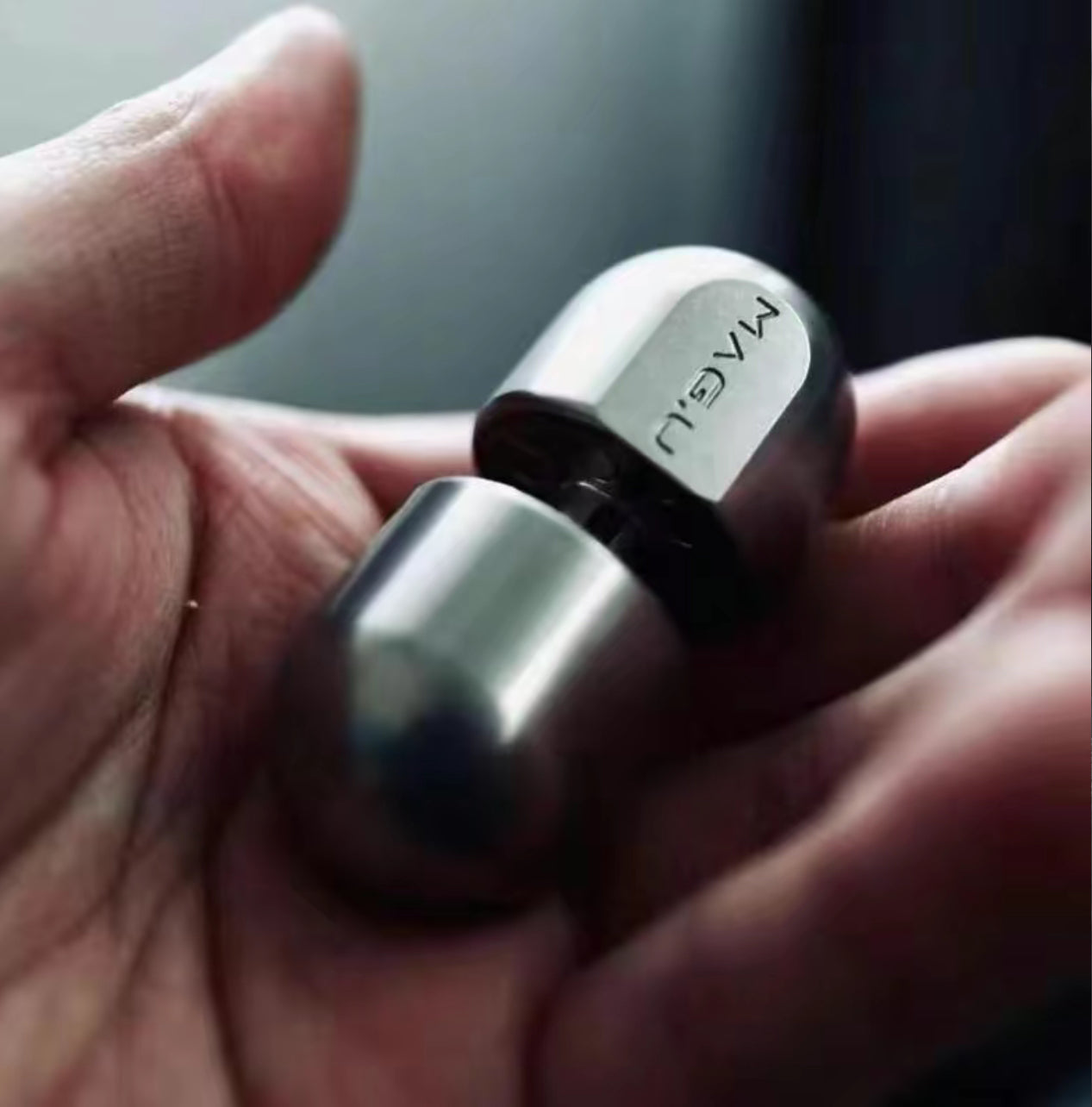 MagniSpin Capsule Fidget